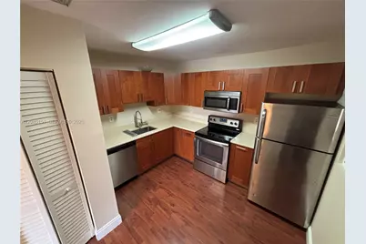 10521 Mahogany Key Cir #204, Miami, FL 33196 - Photo 5