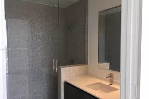 68 SE 6th St, Miami, FL 33131 - Photo 11