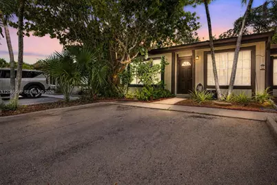 2221 Buttonwood Ave, Pembroke Pines, FL 33026 - Photo 3