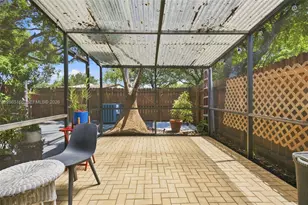 2221 Buttonwood Ave, Pembroke Pines, FL 33026 - Photo 23