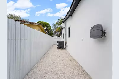 610 NE 164th Ter, Miami, FL 33162 - Photo 51