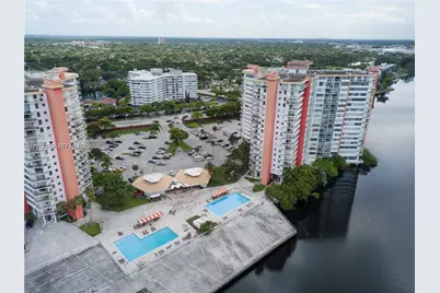 1301 NE Miami Gardens Dr #515W, Miami, FL 33179 - Photo 1