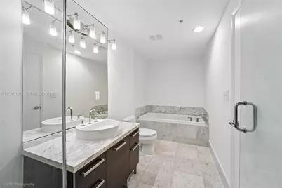 253 NE 2nd St #2104, Miami, FL 33132 - Photo 15