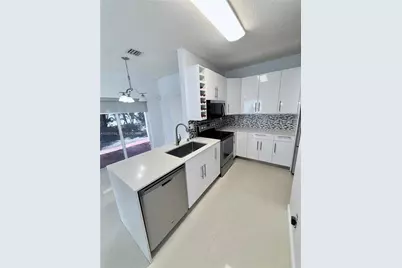 1704 SW 101st Ter, Miramar, FL 33025 - Photo 11