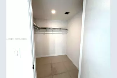 485 Brickell Ave #2303, Miami, FL 33131 - Photo 11