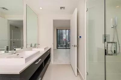 45 SW 9th St #1606, Miami, FL 33130 - Photo 23