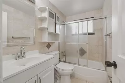 5820 NE 2nd Ave, Oakland Park, FL 33334 - Photo 15