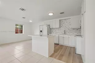 5820 NE 2nd Ave, Oakland Park, FL 33334 - Photo 7