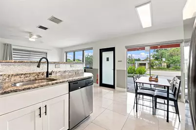 2616 NE 6th Avenue, Wilton Manors, FL 33334 - Photo 13