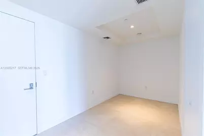 45 SW 9th St #3302, Miami, FL 33130 - Photo 7