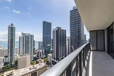 45 SW 9th St #3302, Miami, FL 33130 - Photo 3