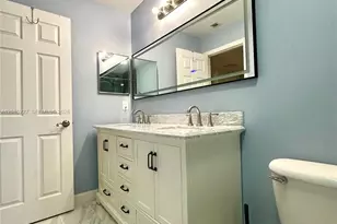8655 N Southgate Shores Cir, Tamarac, FL 33321 - Photo 7