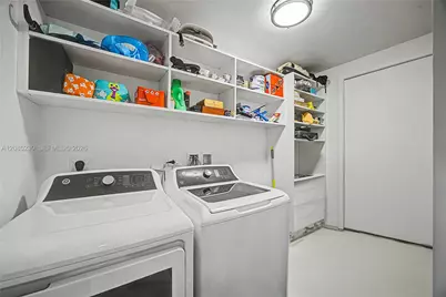 999 SW 1st Ave #2407, Miami, FL 33130 - Photo 21