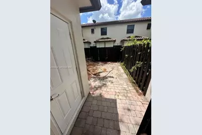 3210 SE 6th St, Homestead, FL 33033 - Photo 15