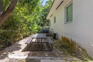 521 NE 68th St, Miami, FL 33138 - Photo 57