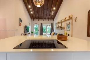521 NE 68th St, Miami, FL 33138 - Photo 23