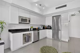 92 SW 3rd St, Miami, FL 33130 - Photo 9