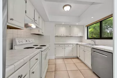 8808 SW 150th Place Cir, Miami, FL 33196 - Photo 13