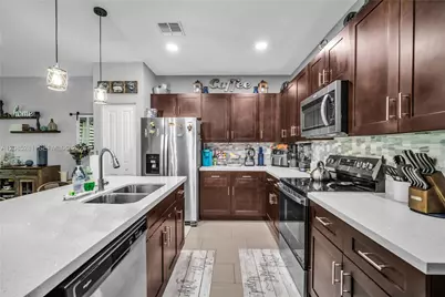 5104 NW 47th St, Tamarac, FL 33319 - Photo 13