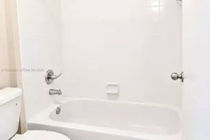 6976 SW 39th St, Davie, FL 33314 - Photo 11