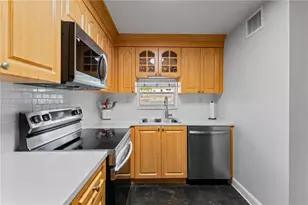 691 S Hollybrook Dr, Pembroke Pines, FL 33025 - Photo 3
