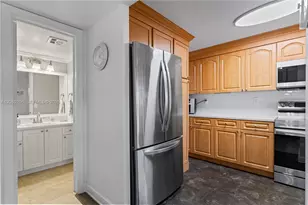 691 S Hollybrook Dr, Pembroke Pines, FL 33025 - Photo 5