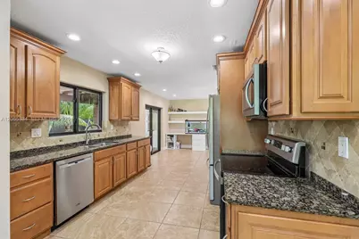 10451 SW 125th Ave, Miami, FL 33186 - Photo 7