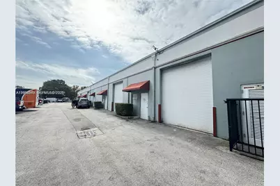 2870 Stirling Rd, Hollywood, FL 33020 - Photo 9