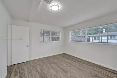 3751 NW 25th St, Lauderdale Lakes, FL 33311 - Photo 15