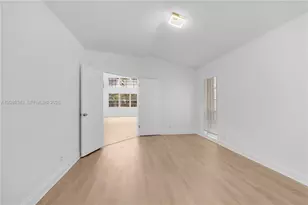 1525 Seabay Rd, Weston, FL 33326 - Photo 23