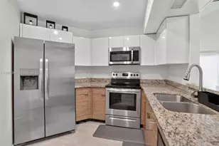 9735 Fontainebleau Blvd, Miami, FL 33172 - Photo 7