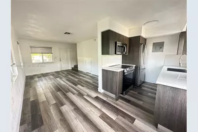 913 NE 17th St #9, Fort Lauderdale, FL 33305 - Photo 1