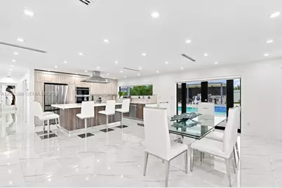 100 NW 120th Ave, Miami, FL 33182 - Photo 11