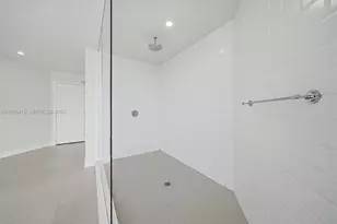 555 NE 34th St, Miami, FL 33137 - Photo 19