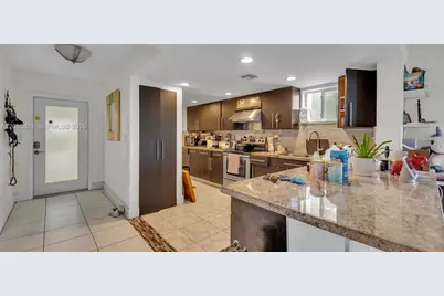 8001 Crespi Blvd #4B, Miami Beach, FL 33141 - Photo 7