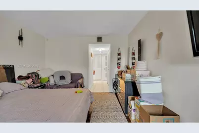8001 Crespi Blvd #4B, Miami Beach, FL 33141 - Photo 13