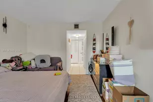 8001 Crespi Blvd, Miami Beach, FL 33141 - Photo 13