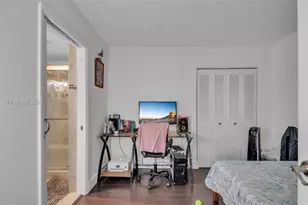8001 Crespi Blvd, Miami Beach, FL 33141 - Photo 15