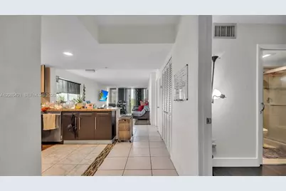 8001 Crespi Blvd #4B, Miami Beach, FL 33141 - Photo 5