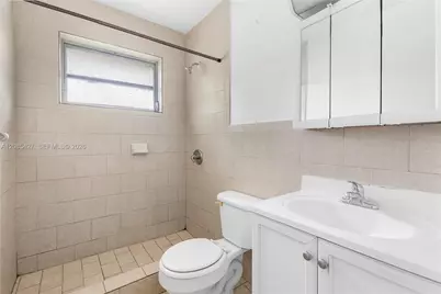 2040 NE 170th St #10, North Miami Beach, FL 33162 - Photo 13