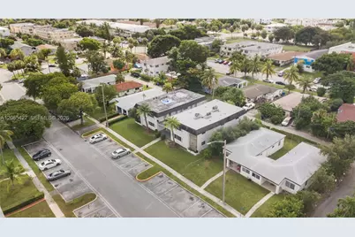 2040 NE 170th St #10, North Miami Beach, FL 33162 - Photo 19