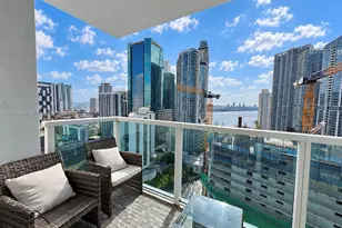 31 SE 5th St, Miami, FL 33131 - Photo 13
