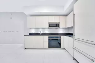 1010 Brickell Ave, Miami, FL 33131 - Photo 11