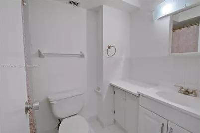 800 West Ave #401, Miami Beach, FL 33139 - Photo 7