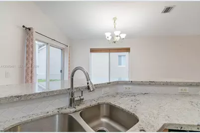 1211 Golden Cane Dr, Weston, FL 33327 - Photo 9