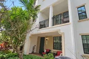 11355 SW 14th St, Pembroke Pines, FL 33025 - Photo 1