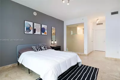 90 SW 3rd St #3002, Miami, FL 33130 - Photo 5