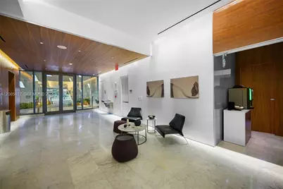 68 SE 6th St #910, Miami, FL 33131 - Photo 25