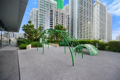 68 SE 6th St #910, Miami, FL 33131 - Photo 17