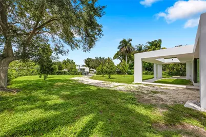 7885 SW 117th St, Pinecrest, FL 33156 - Photo 9